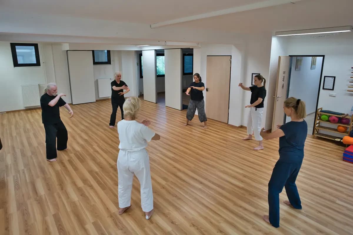 Gemeinsames Üben im Dojo